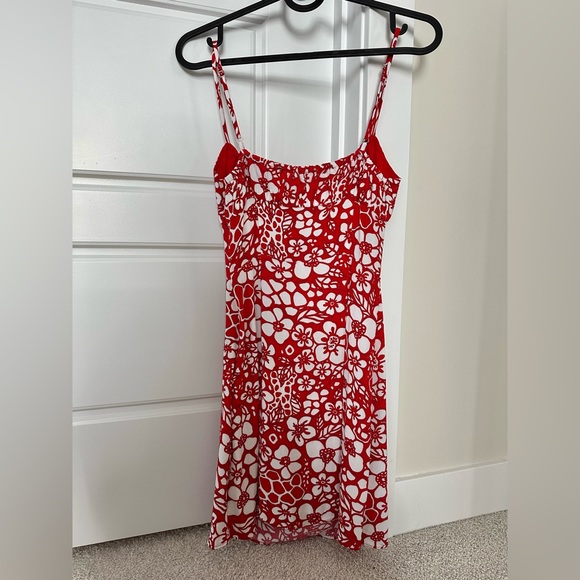 Like brand new Aritzia skirt - Picture 3 of 6